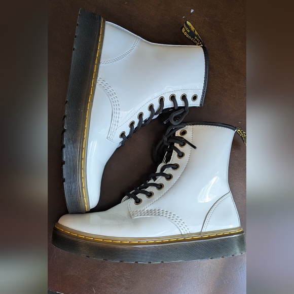 Dr. Martens Zavala White Unisex Boots. Men 4, Women 5 - Picture 7 of 8